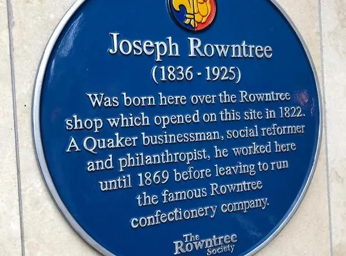 Luxury Opposite The Shambles Appartement