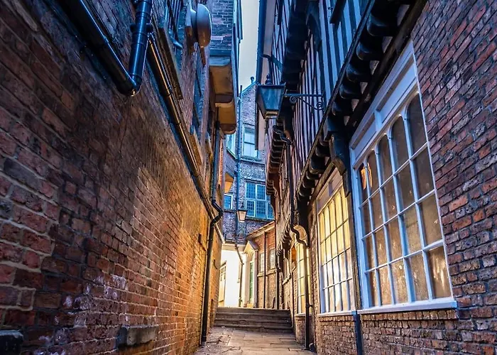 Luxury Opposite The Shambles