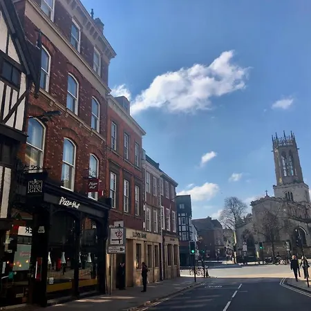 Luxury Opposite The Shambles *